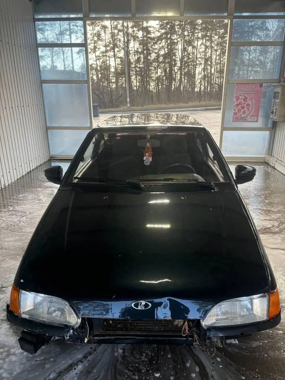 Продам ВАЗ 2113 черного цвета 2005 года