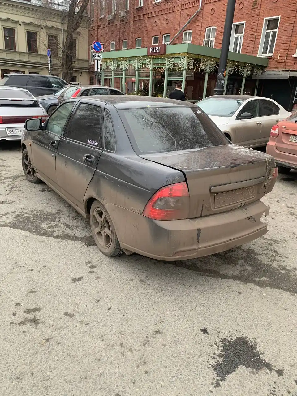 Продажа Lada Priora 2010 года в комплектации люкс