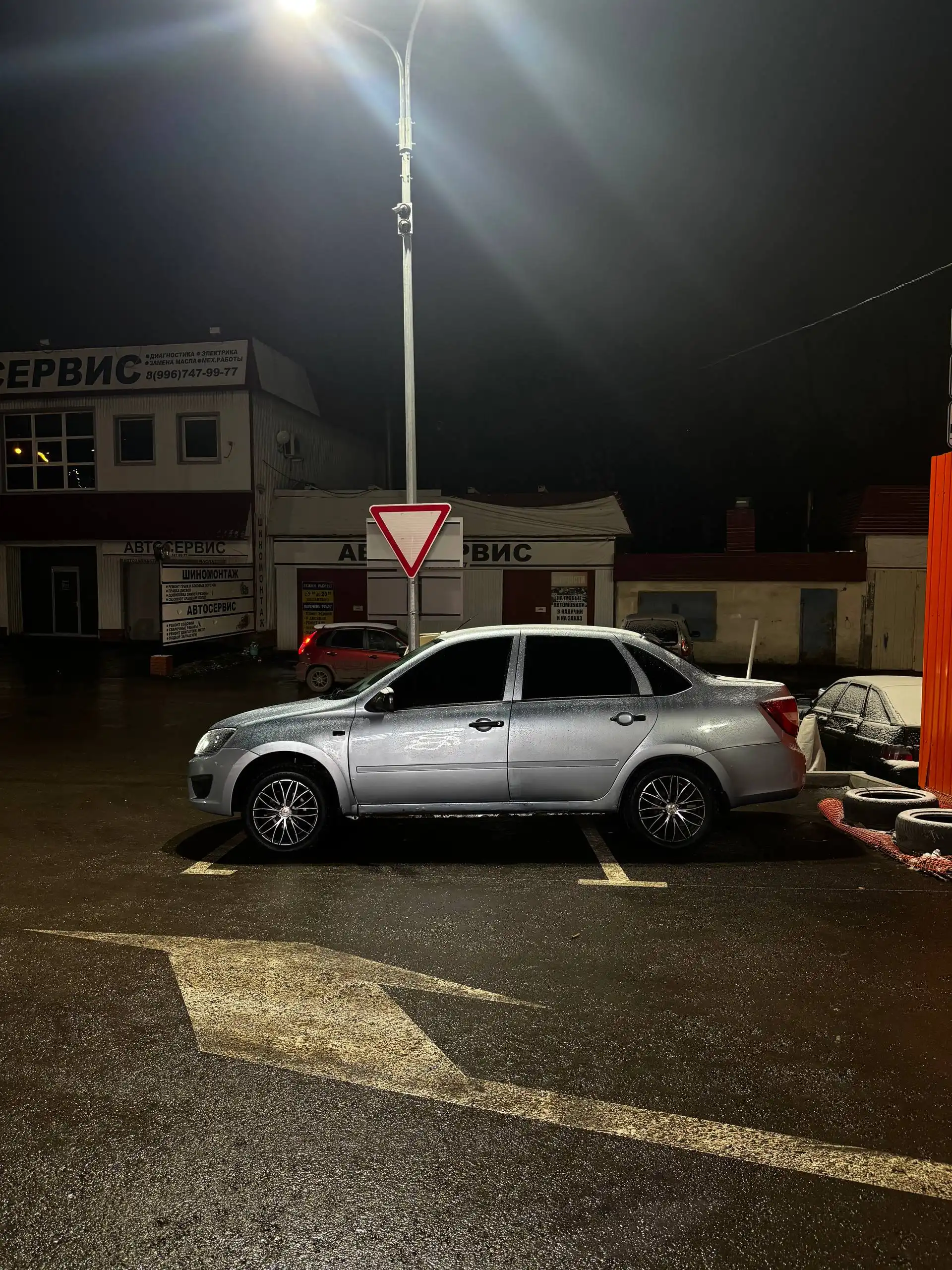 Продажа Lada Granta 2013 года