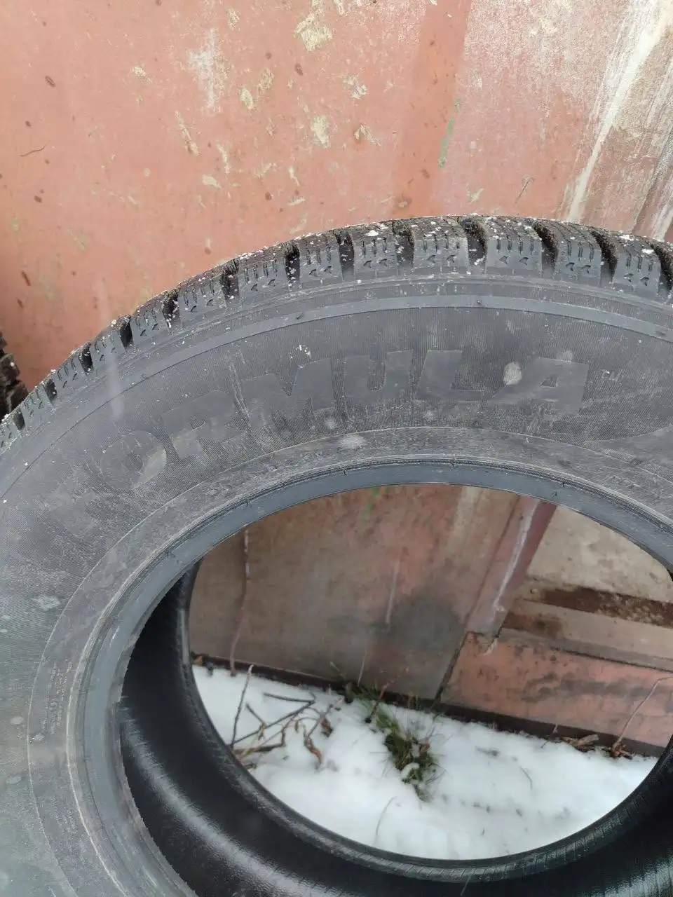 Продам колеса Pirelli R18 с шипами