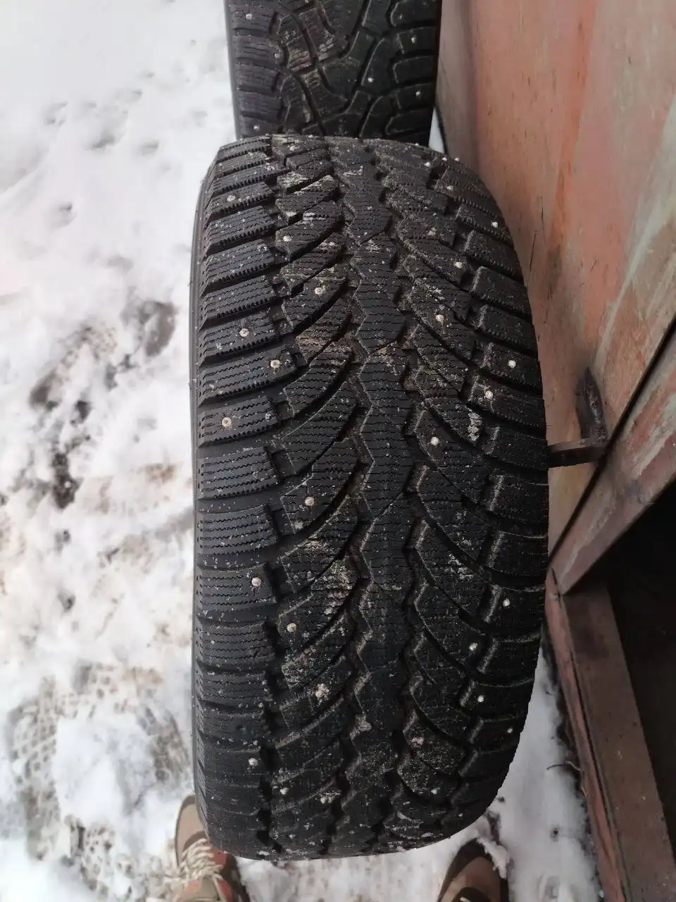 Продам колеса Pirelli R18 с шипами