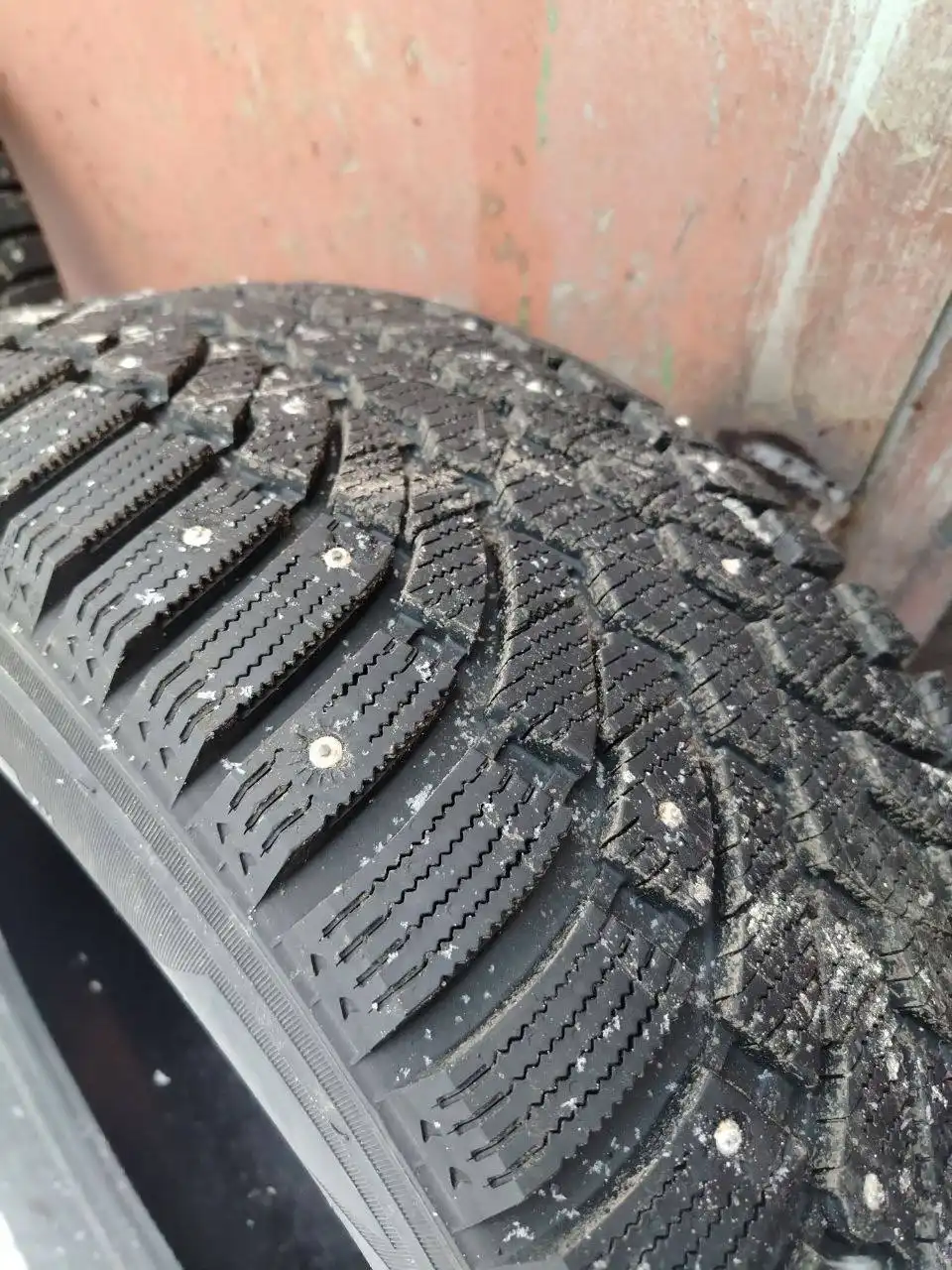 Продам колеса Pirelli R18 с шипами