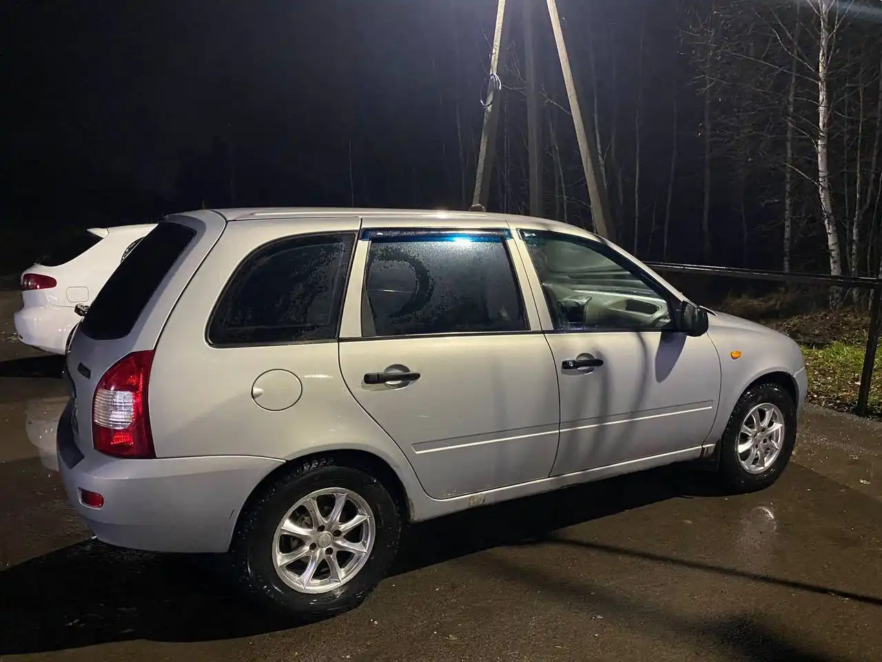 Продам автомобиль 2009 года в хорошем состоянии