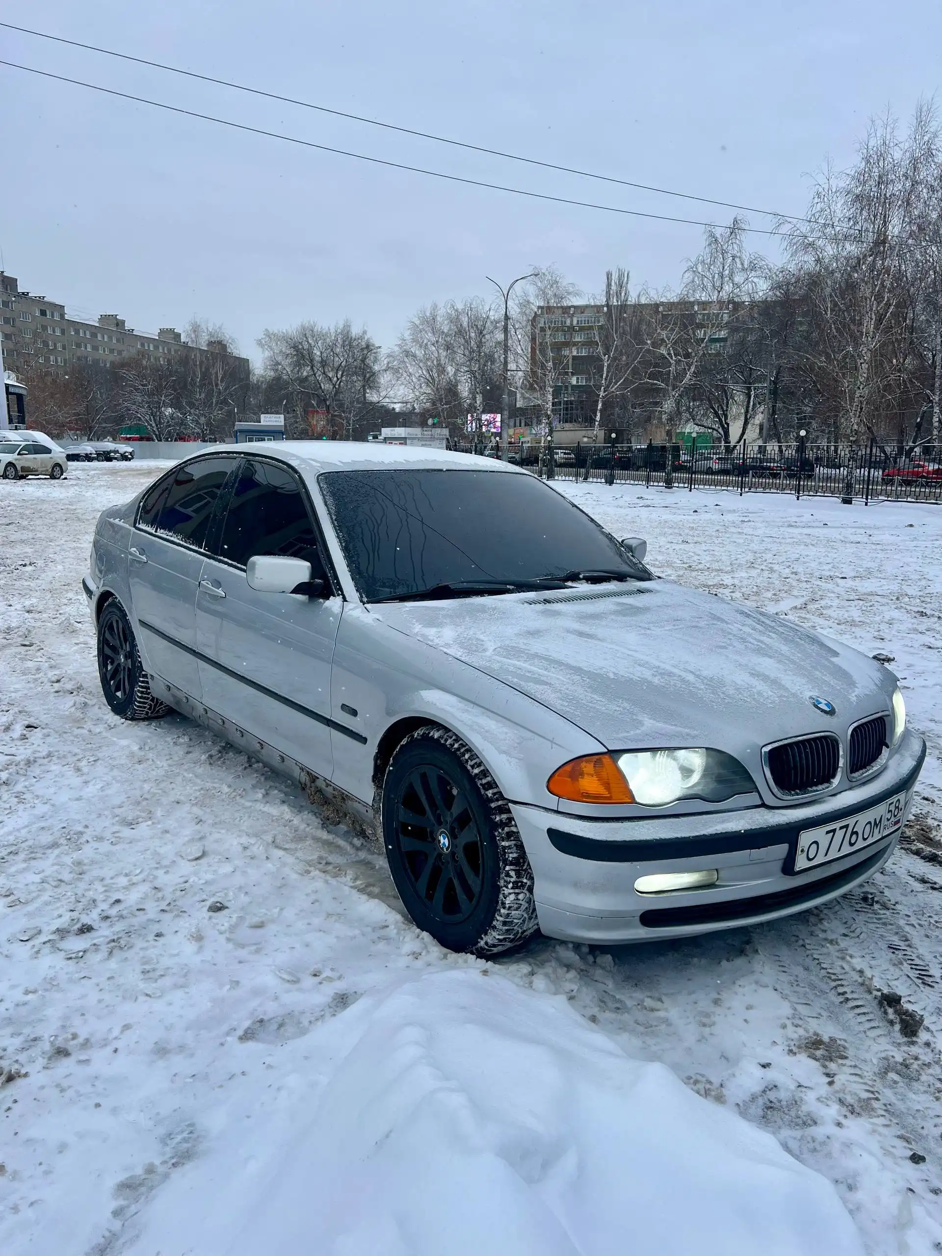 Продажа автомобиля 2000 года, 2.5 литра, в идеальном состоянии