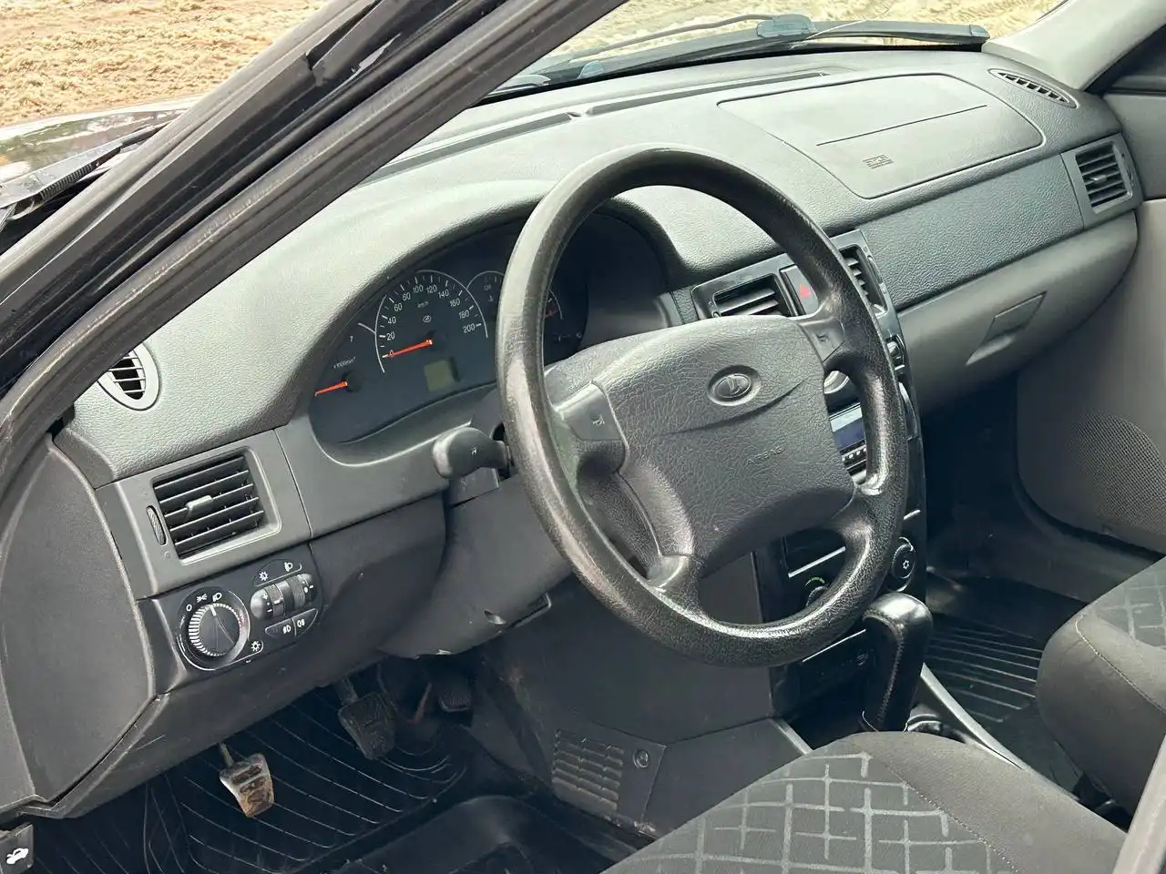 Продается Lada Priora хэтчбек 2011 года