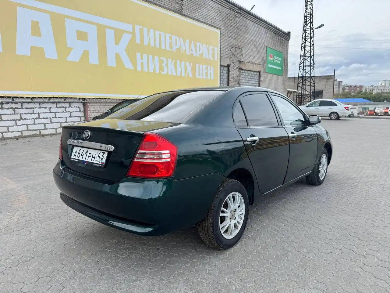 Автомобиль 2011 года в хорошем состоянии - Авто в Киров