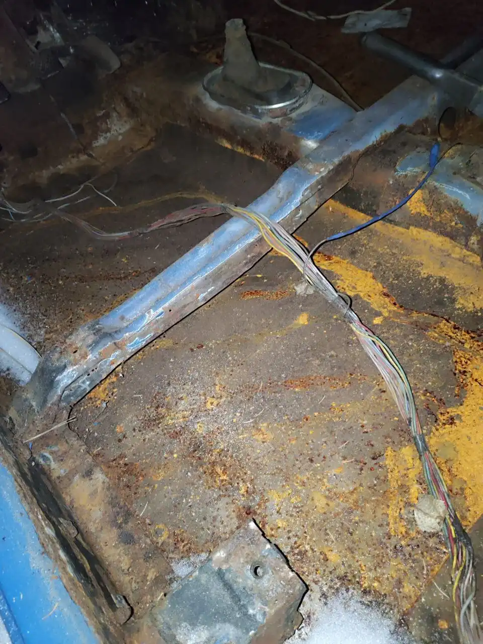 Продажа автомобиля ВАЗ-11113 'ОКА' на запчасти или восстановление - Авто в Киров