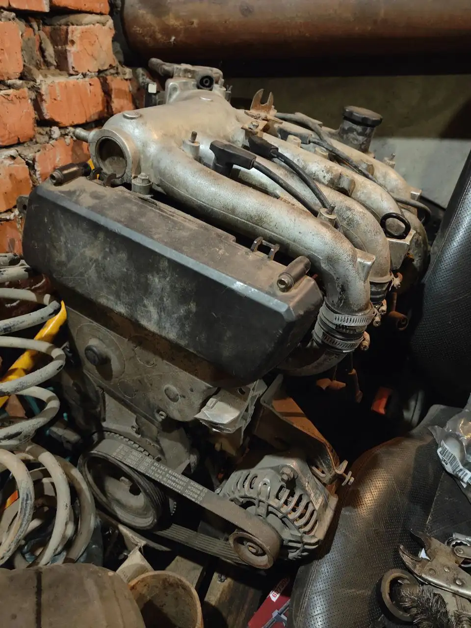 Продажа двигателя ВАЗ-2106 с коробкой передач и запчастями - Двигатели и КПП (Запчасти) в Киров