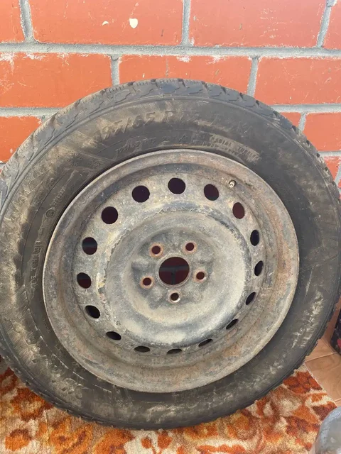 Продам 2 колеса 15 дюймов - частное объявление в Киров