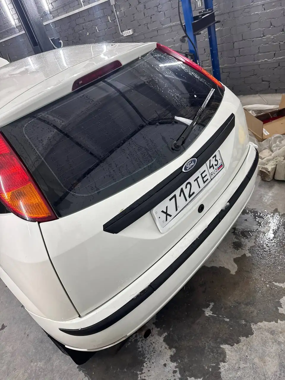 Продажа автомобиля 2004 года с механической коробкой передач - Авто в Киров