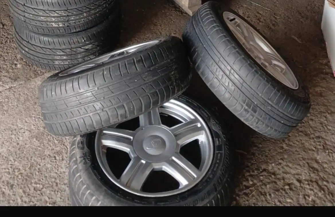 Продажа шин и дисков R15 - Запчасти (Авто) в Киров