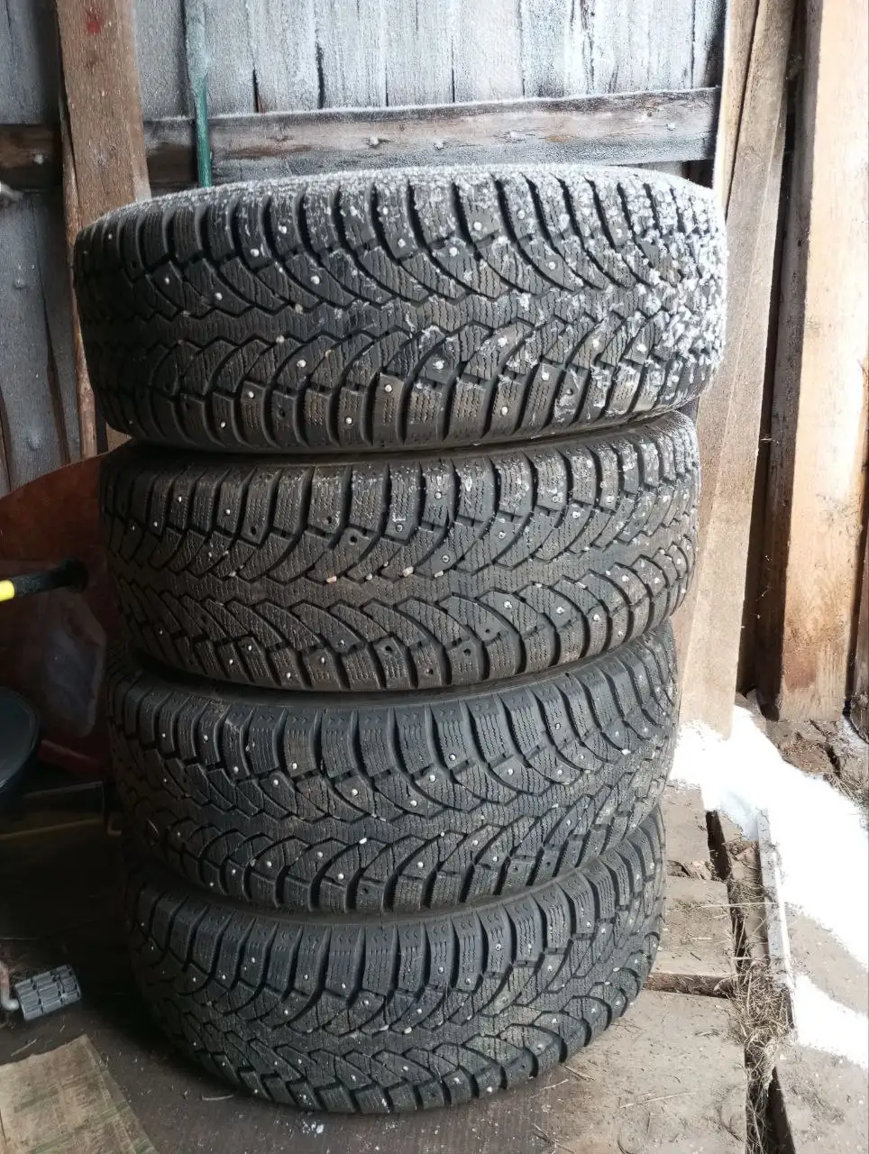 Комплект зимних шин 205/55/16 - Шины (Запчасти) в Киров