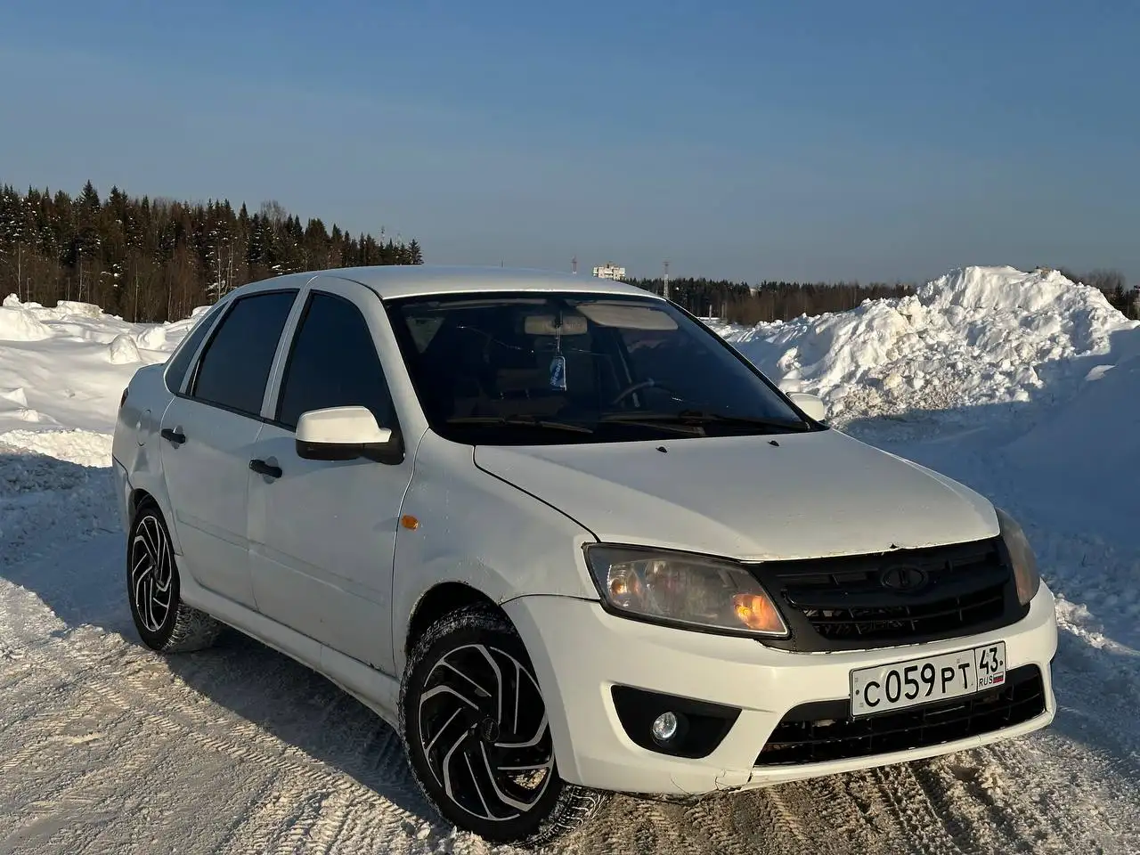 Продажа автомобиля с музыкальной системой - Авто в Киров