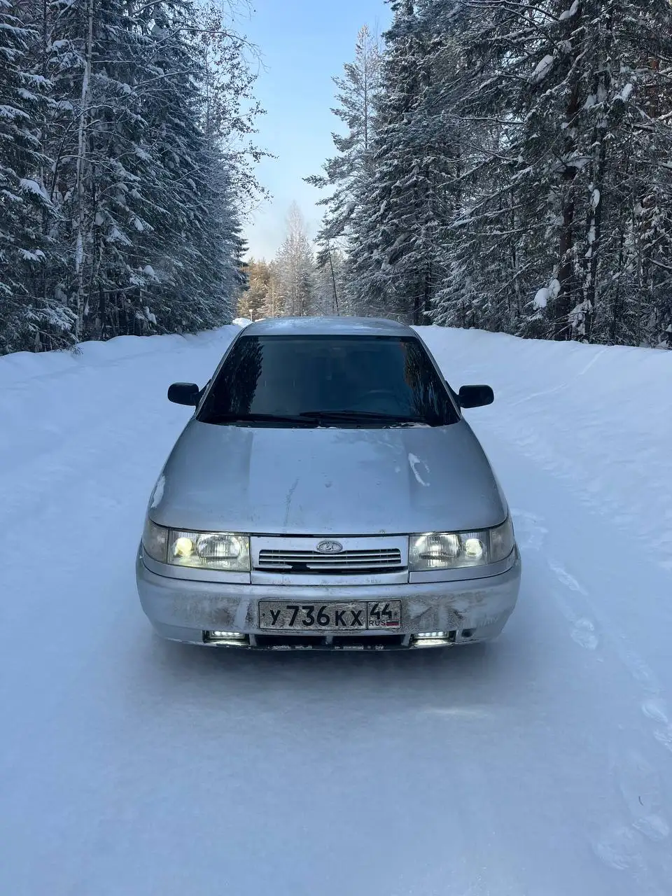 ВАЗ 2112 в серебристом цвете с литыми дисками - Легковые автомобили (Авто) в Кирс