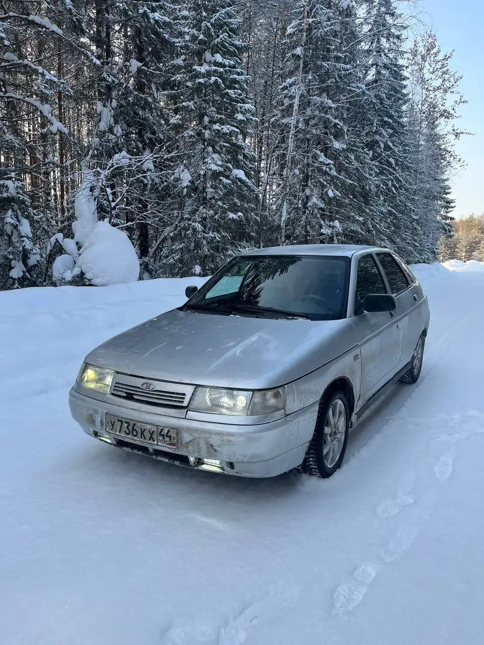 ВАЗ 2112 в серебристом цвете с литыми дисками - Легковые автомобили (Авто) в Кирс