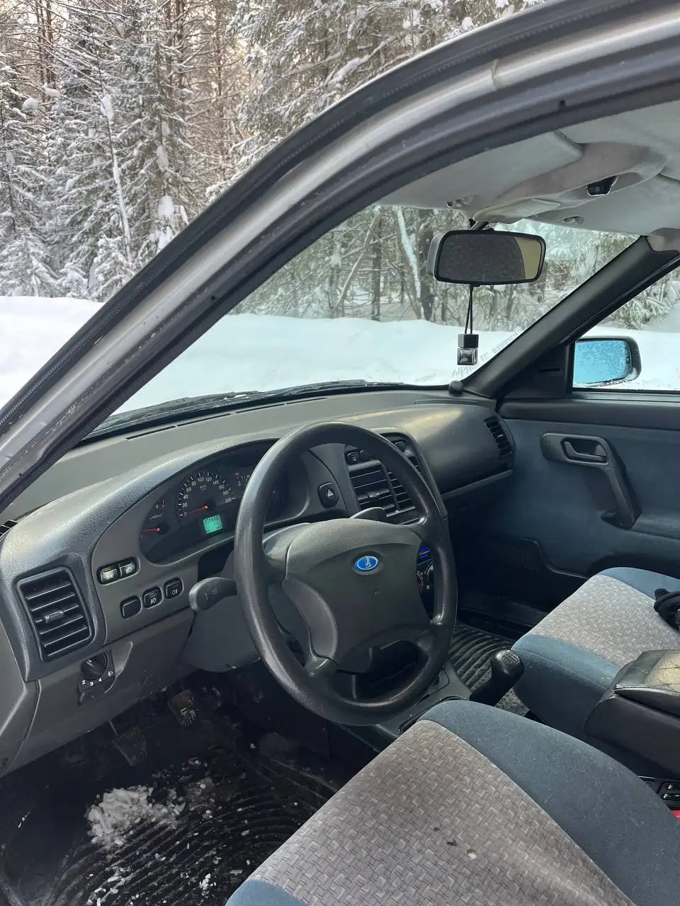 ВАЗ 2112 в серебристом цвете с литыми дисками - Легковые автомобили (Авто) в Кирс