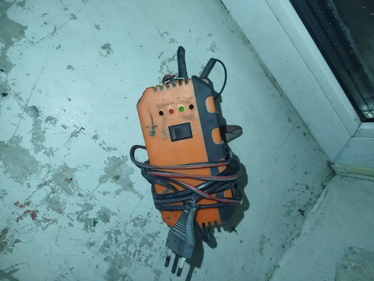 Продам зарядку для аккумулятора - Зарядные устройства (Электроника) в Киров