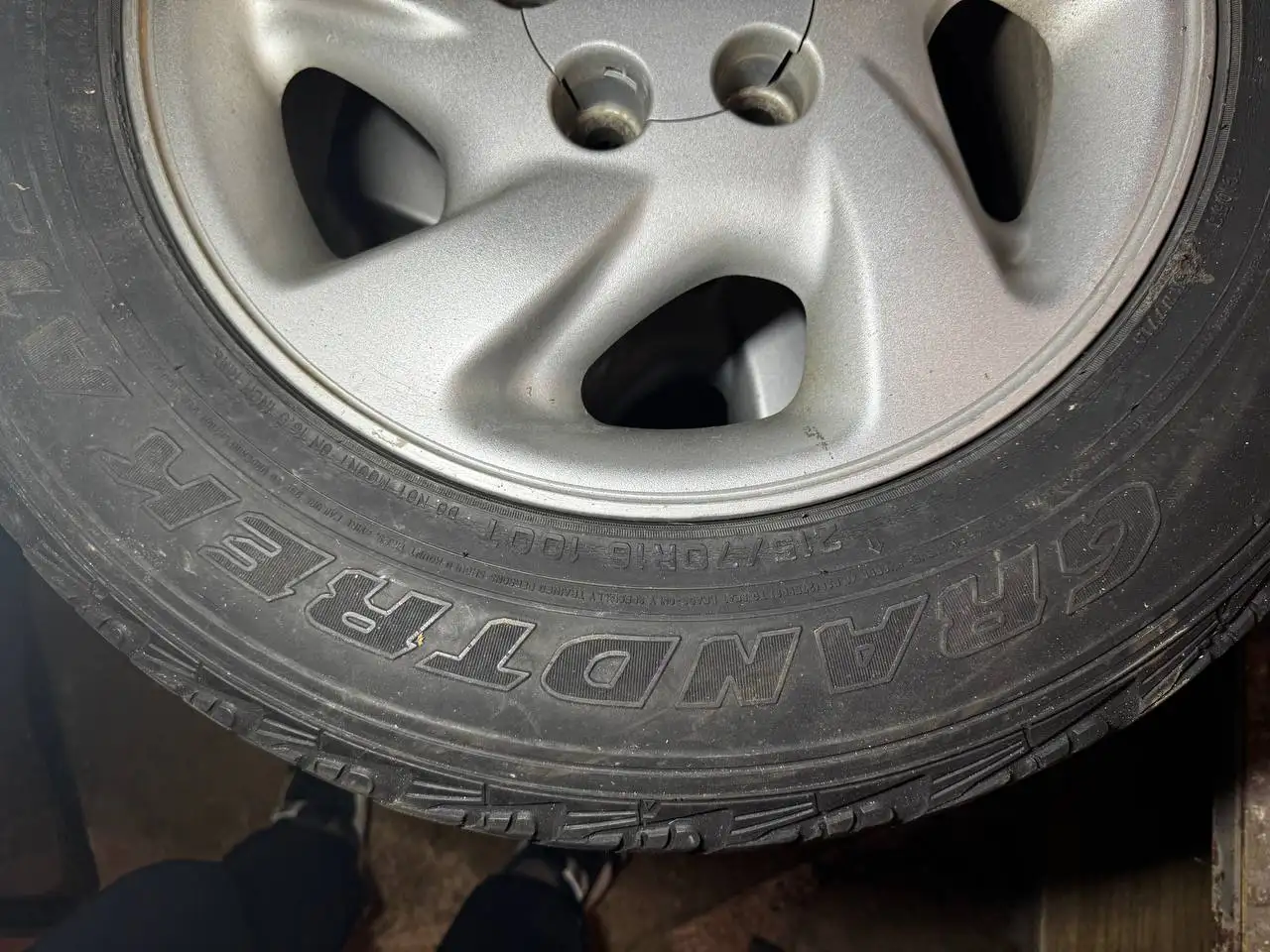 Комплект оригинальных дисков на RAV4 с резиной - Запчасти (Авто) в Киров