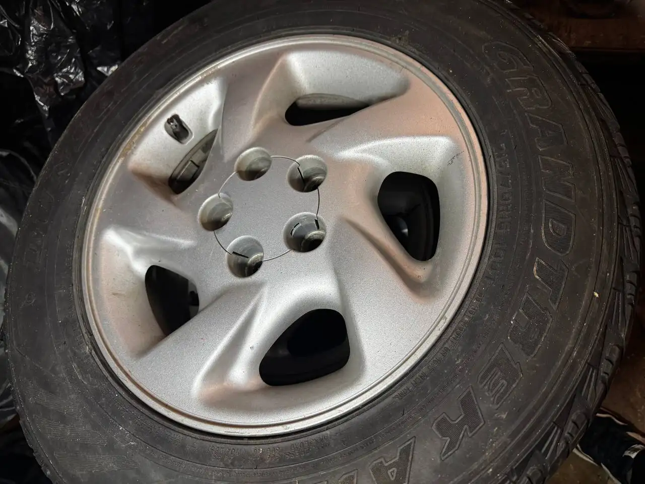 Комплект оригинальных дисков на RAV4 с резиной - Запчасти (Авто) в Киров