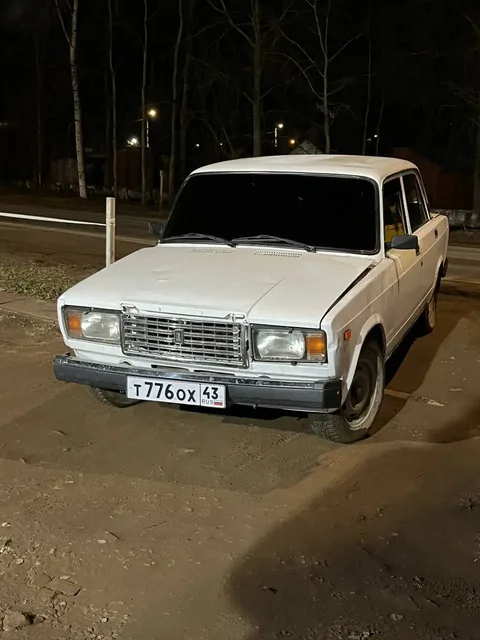 Автомобиль с капитальным двигателем и запчастями - Авто в Киров