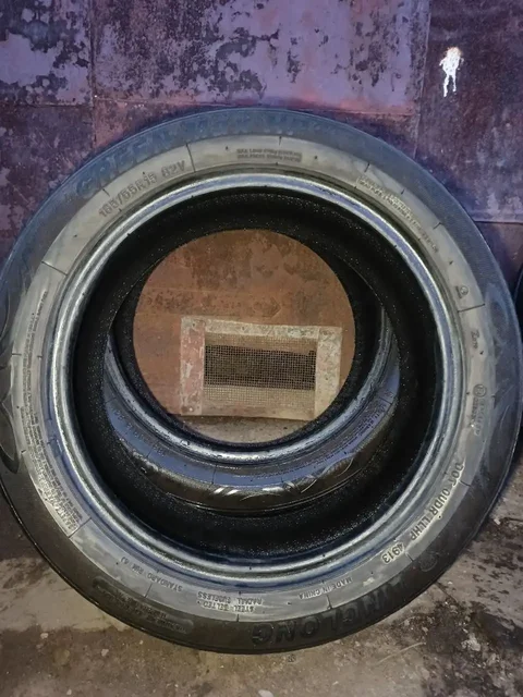 Продажа летних шин 2 шт - Авто в Киров