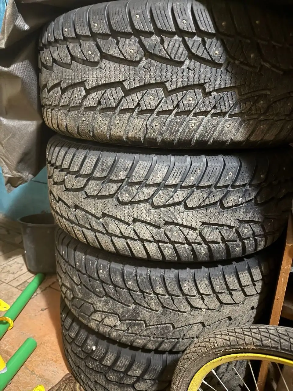 Продам оригинальные колеса Mercedes R18 с новой резиной - Запчасти (Авто) в Киров