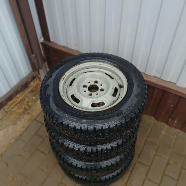 Зимние шины R13 с шипами - Запчасти в Киров