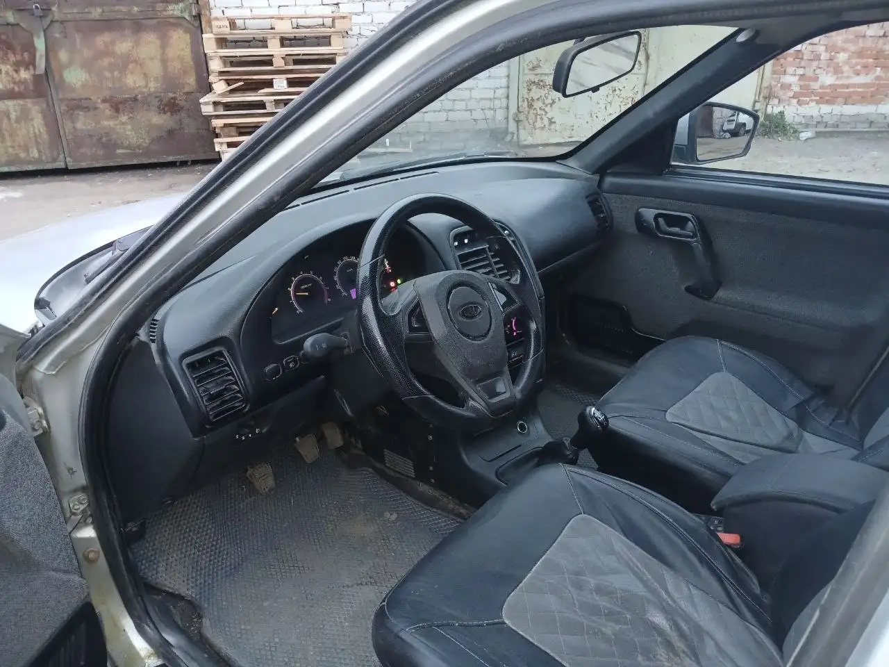 Автомобиль ВАЗ 2004 года с двигателем 16 клапанов - Авто в Киров