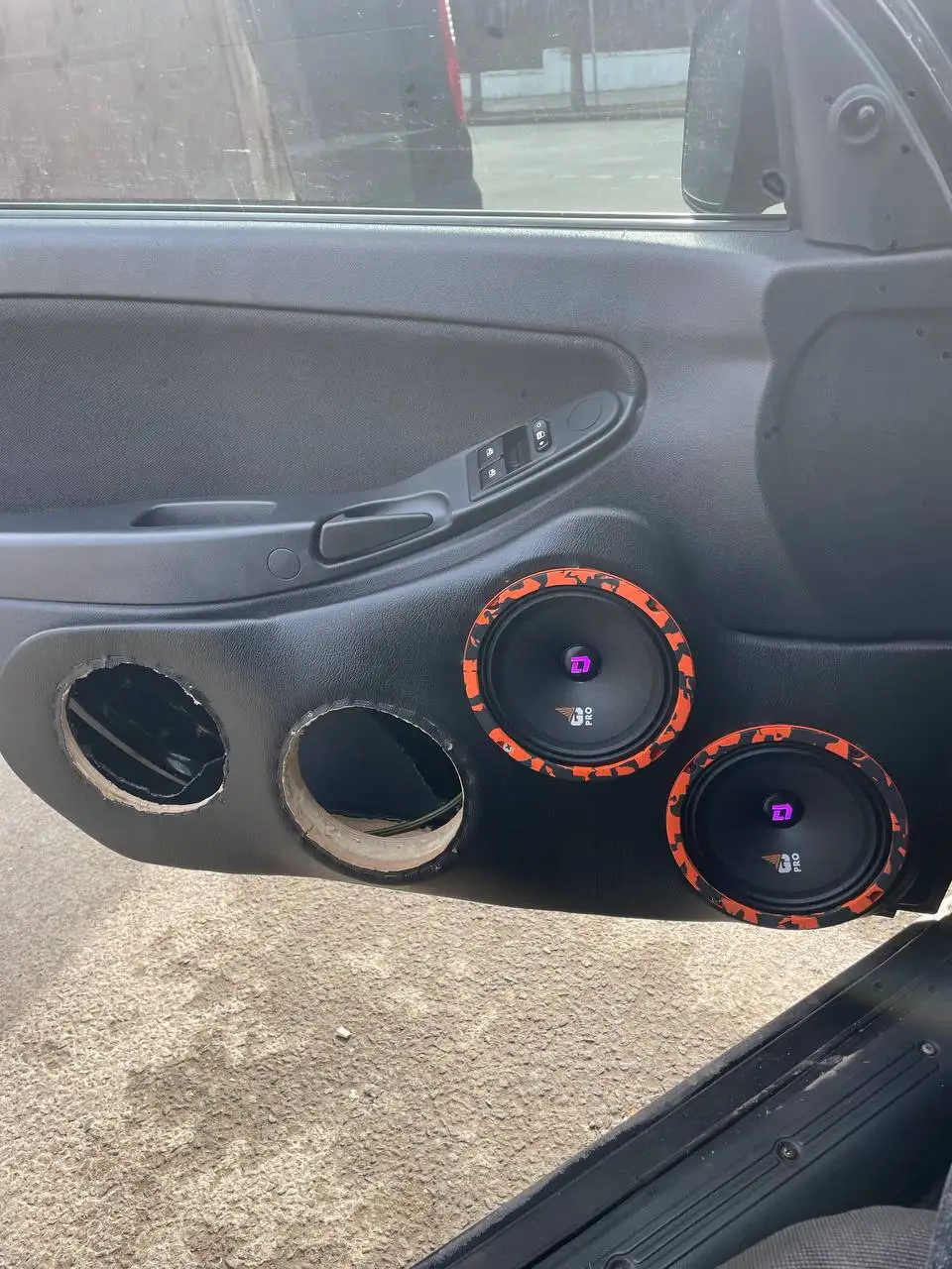 Продажа автозвука: магнитолы, динамики, подиумы - Автозвук (Запчасти) в Киров