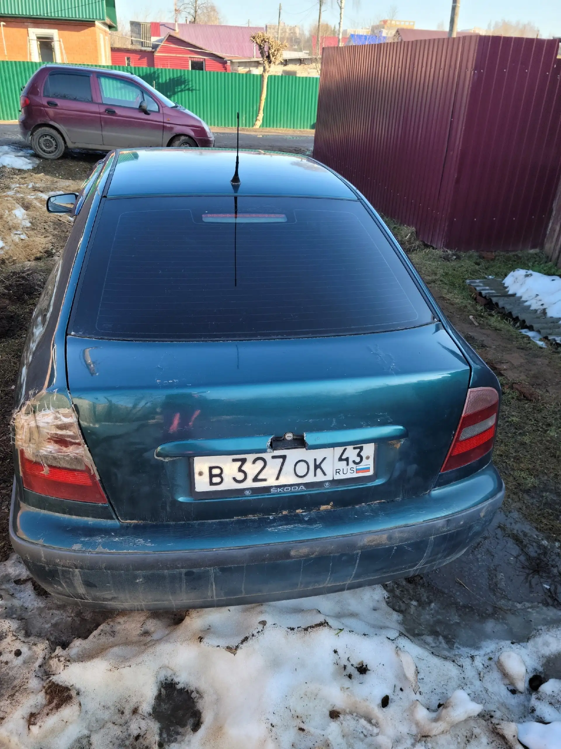 Nissan в хорошем состоянии, но требует ремонта - Автомобили (Авто) в Киров