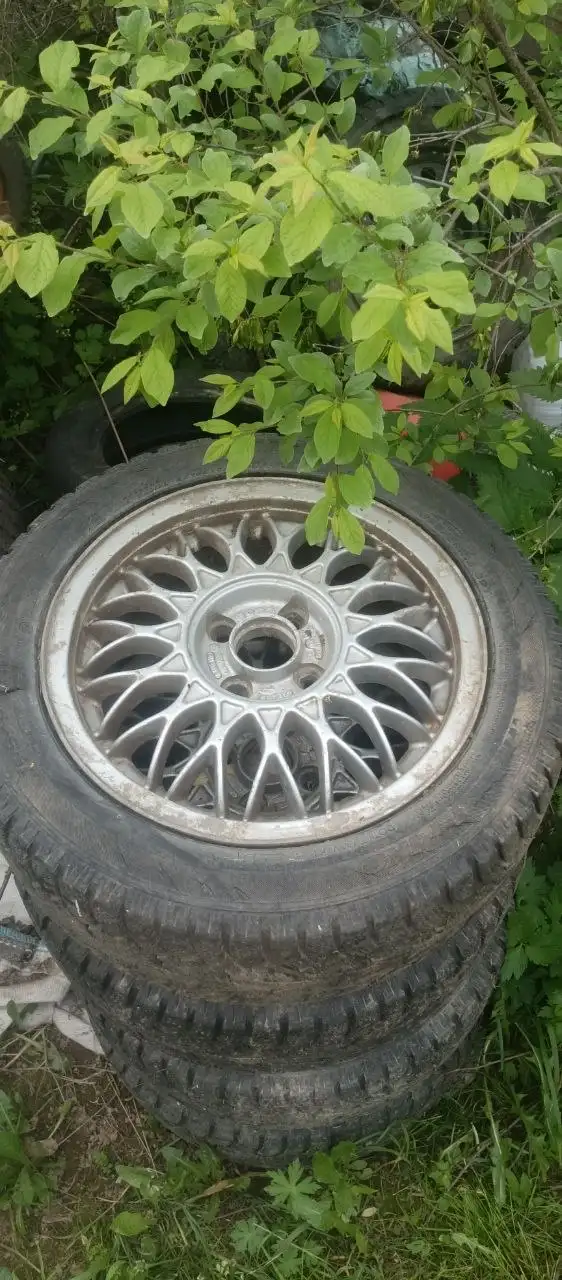 Продам 10 к 15R - Диски и шины (Запчасти) в Киров