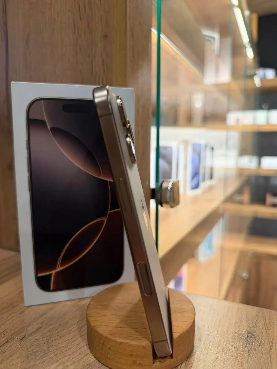 iPhone 16 Pro 128GB с наушниками - Мобильные телефоны (Электроника) в Киров