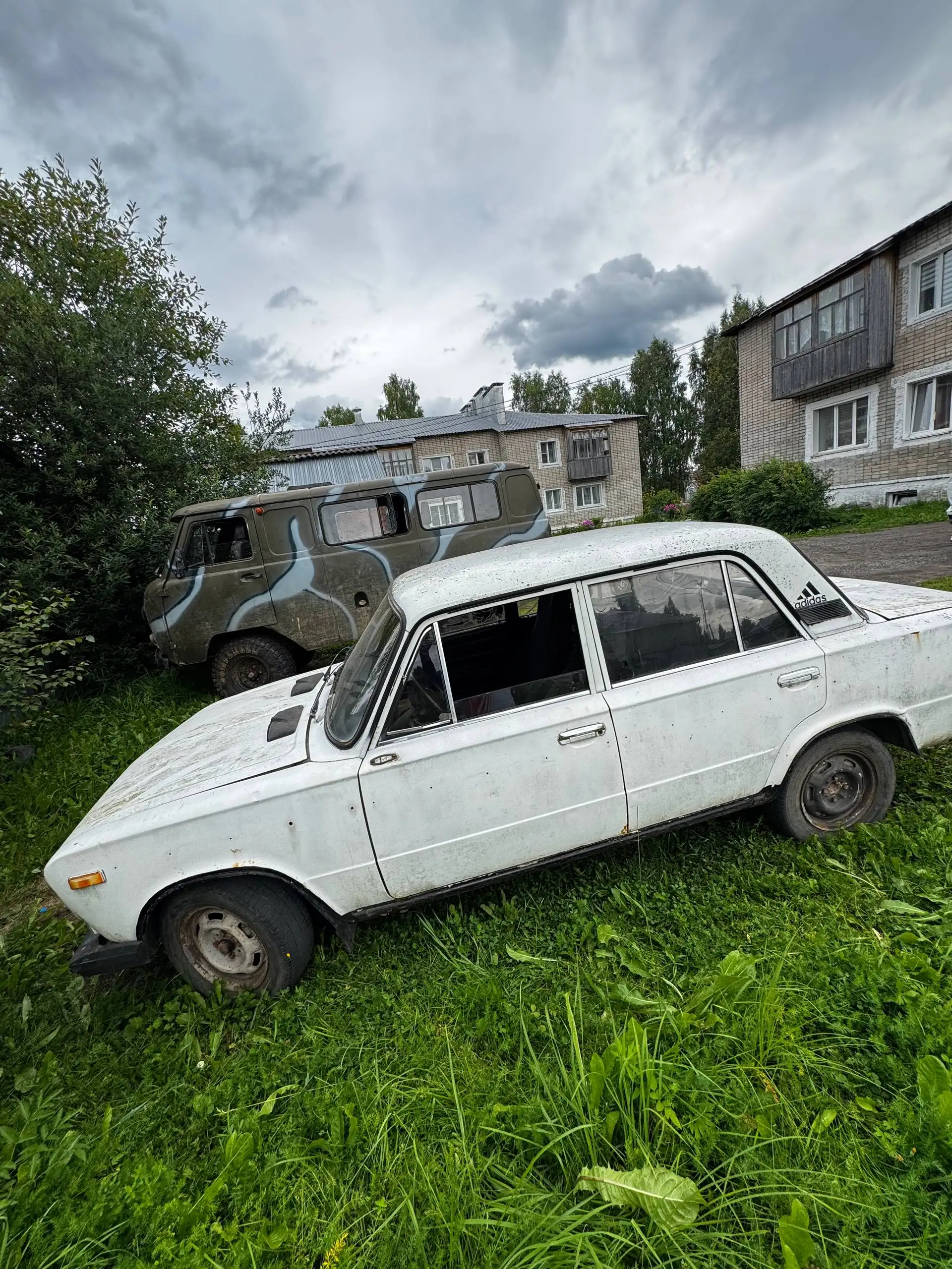 Два автомобиля ВАЗ 2107 в комплекте с документами - Легковые автомобили (Авто) в Мураши