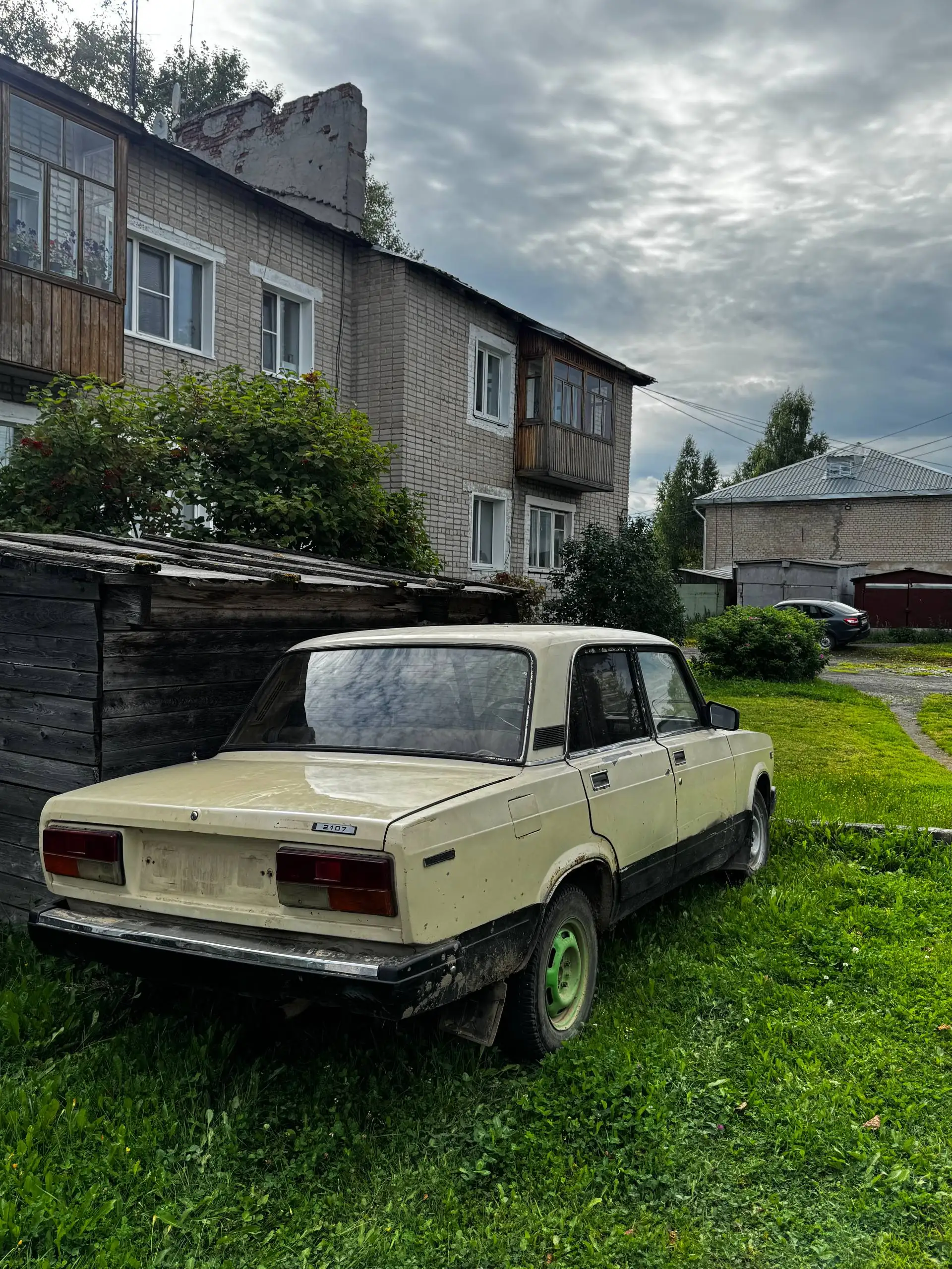 Два автомобиля ВАЗ 2107 в комплекте с документами - Легковые автомобили (Авто) в Мураши