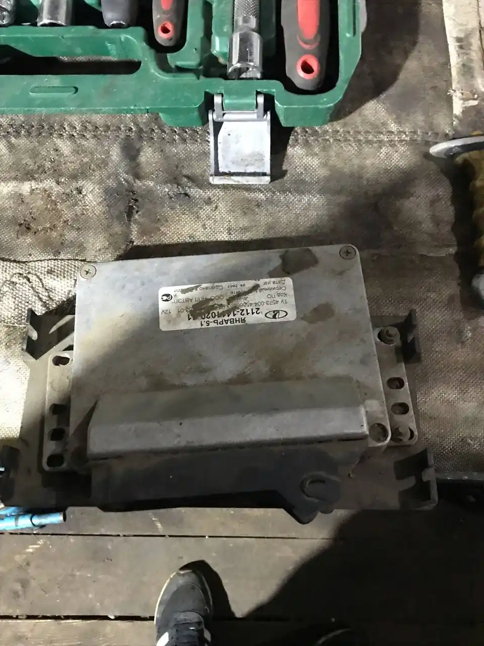 Продажа ЭБУ Bosh, ЭБУ январь 5.1.1, ВАЗ 2109 и iPhone 12 mini