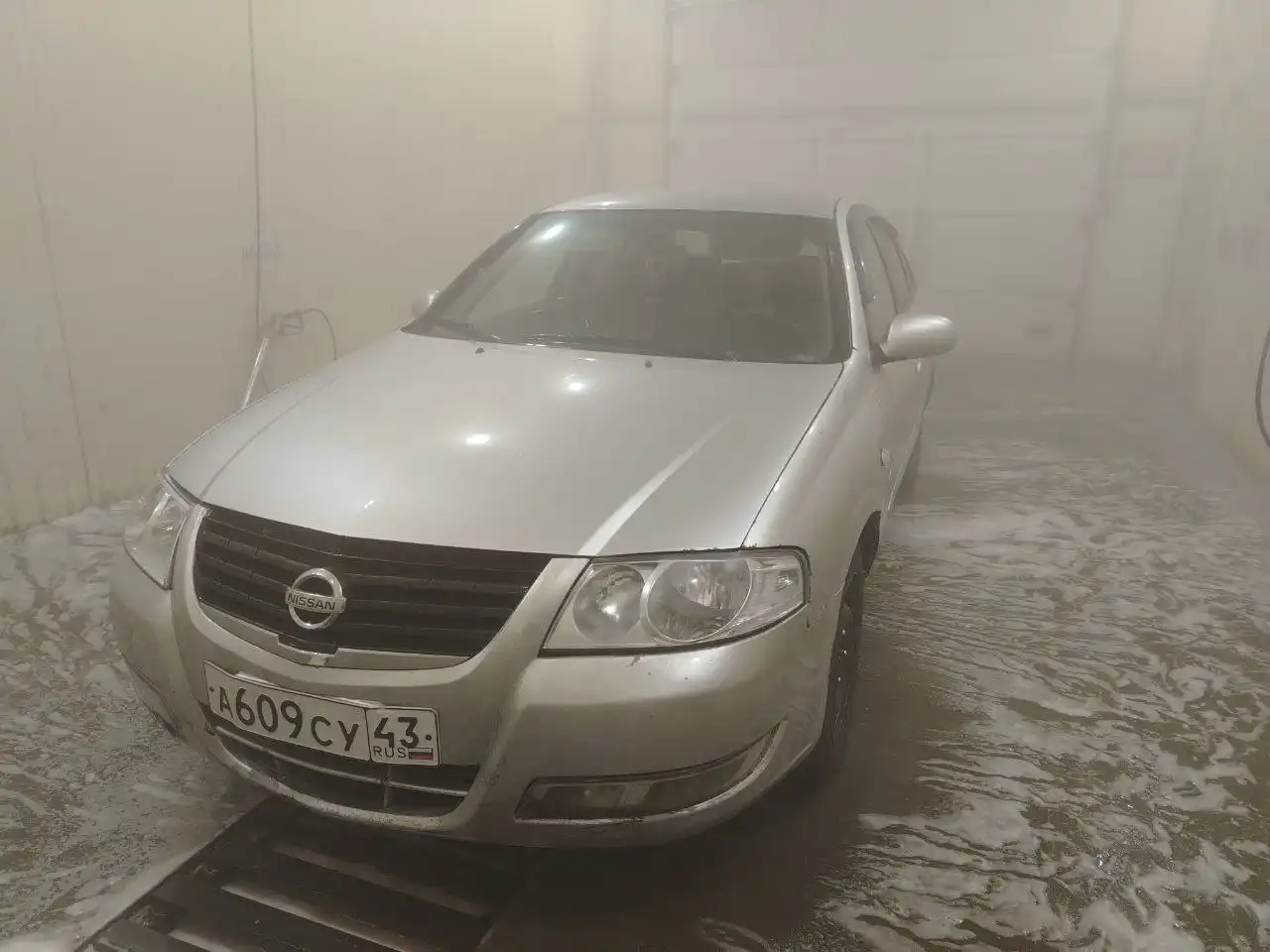 Продам автомобиль 2010 года с хорошей комплектацией