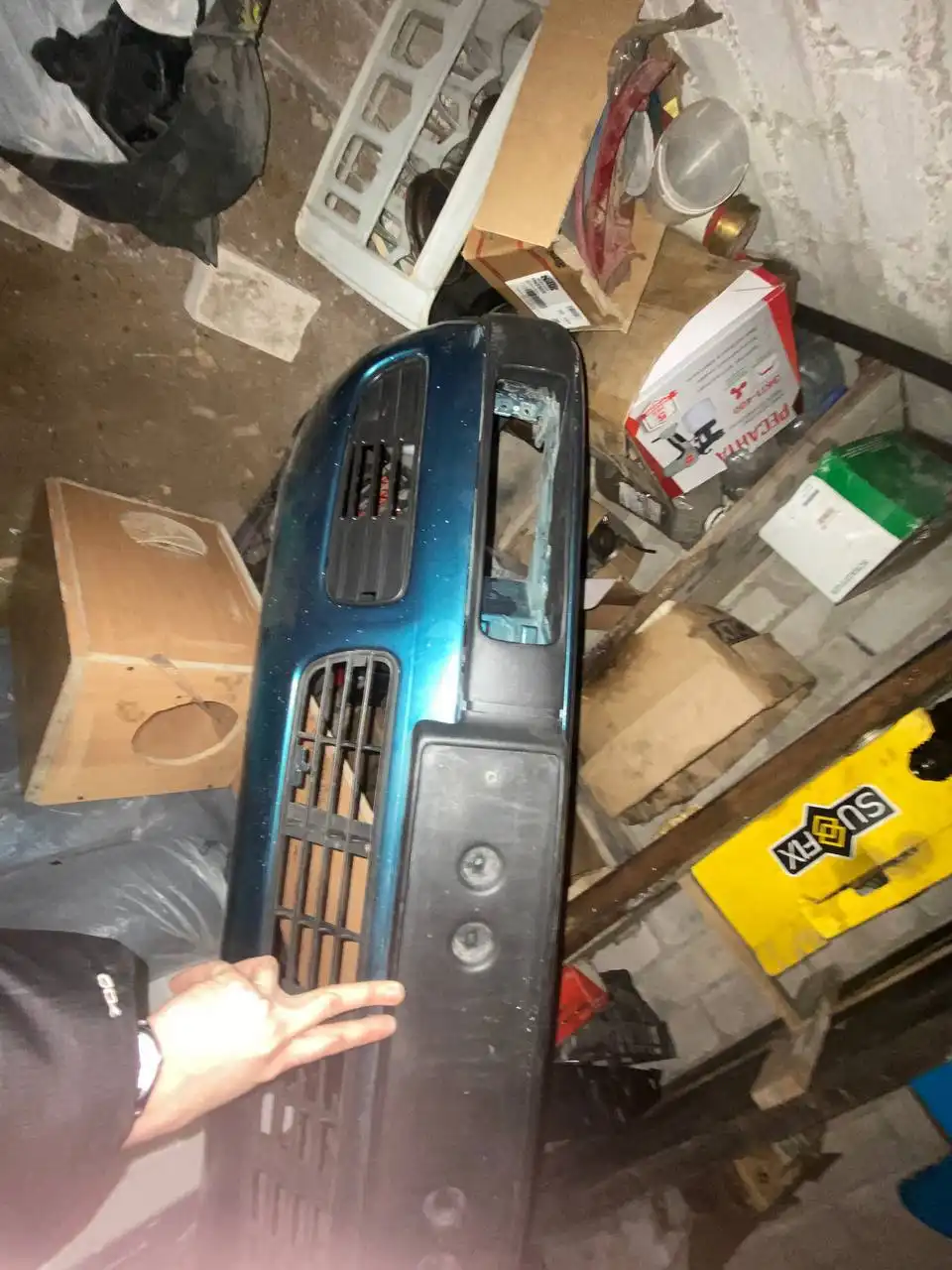 Продам передний бампер оригинал Ауди 80 Б4 - Бамперы (Запчасти) в Киров