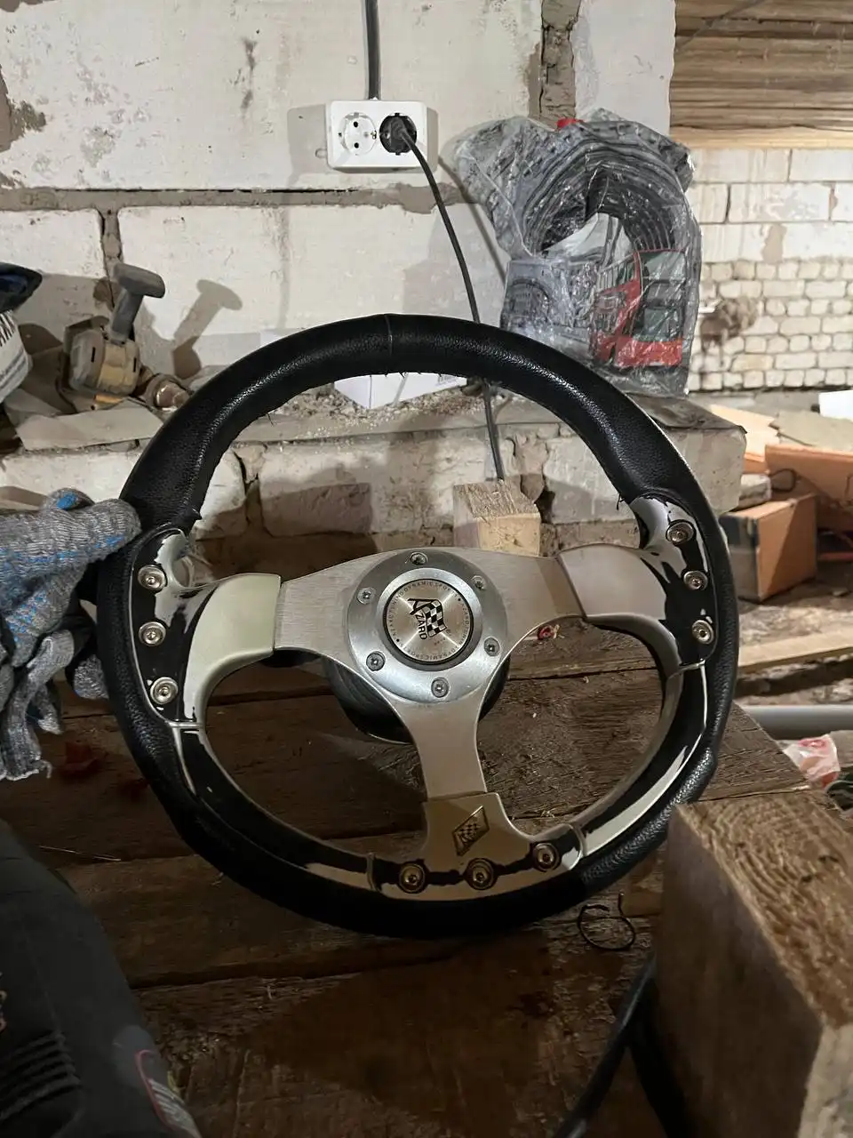 Продам руль и колеса - Запчасти (Авто) в Киров