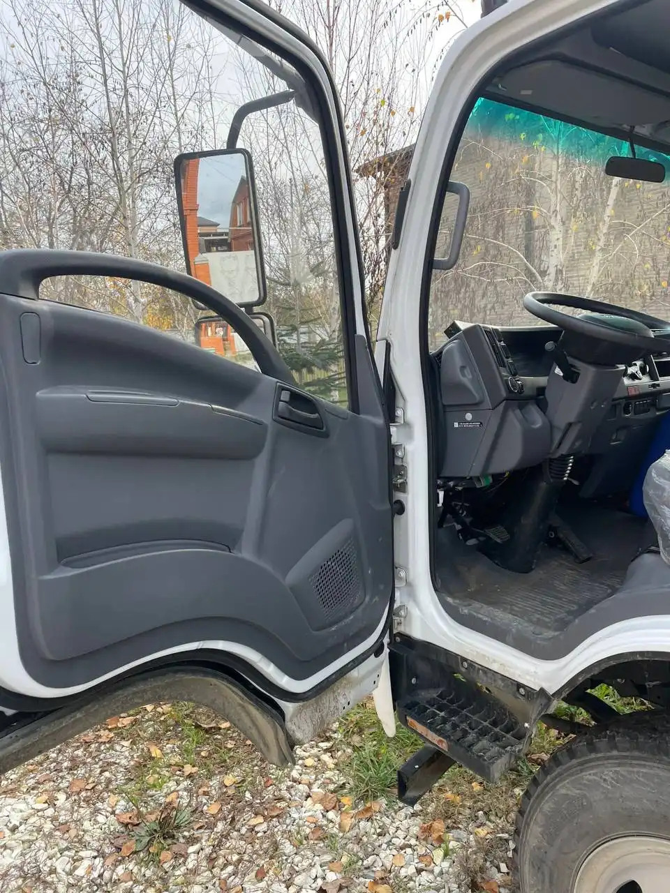 Isuzu Elf 2024 года