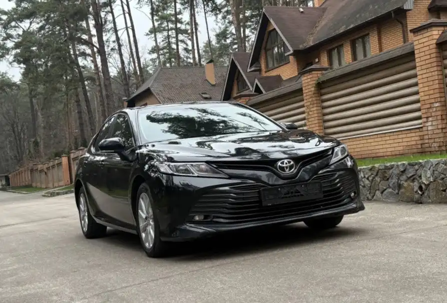 Toyota Camry 2019 бензин 2.5
