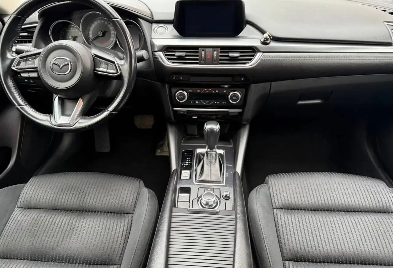 Mazda 6 2017 года, бензин 2.0 л, автомат