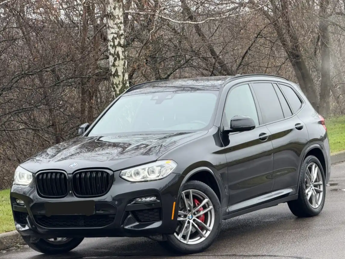 Продажа BMW X3 с бензиновым двигателем и автоматической коробкой передач