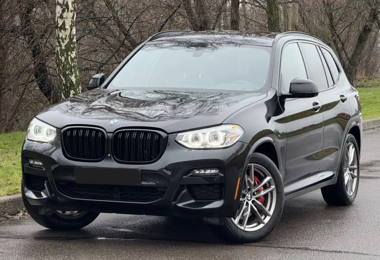 Продажа BMW X3 с бензиновым двигателем и автоматической коробкой передач