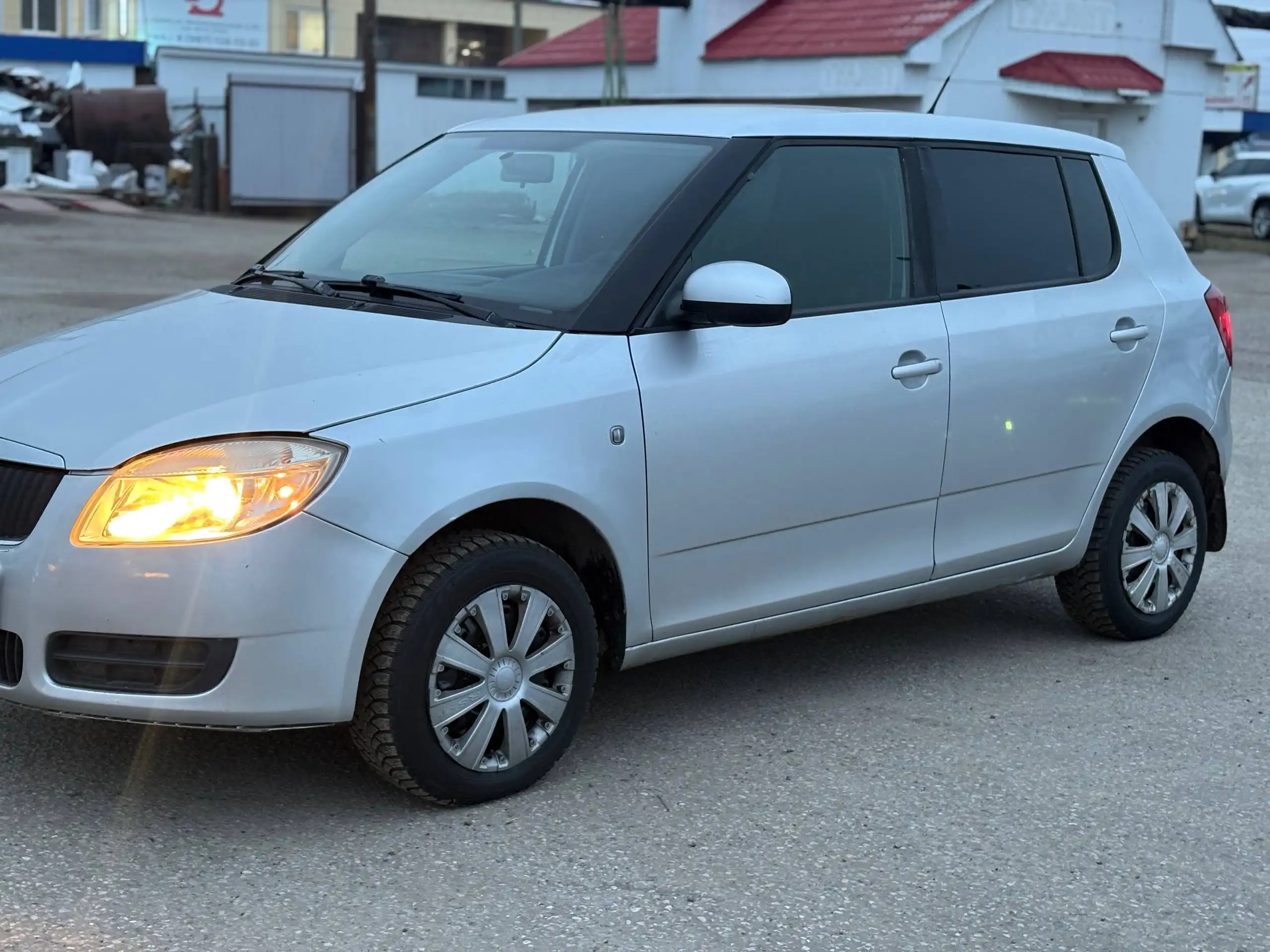 Skoda Fabia 2011 года в отличном состоянии