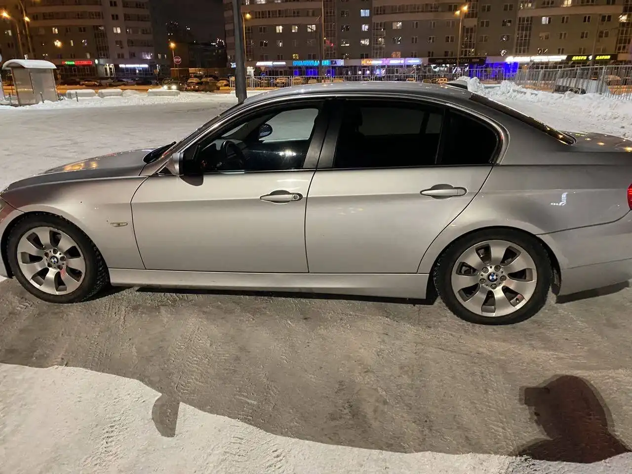 Продажа автомобиля 2005 года с бензиновым двигателем 2.0