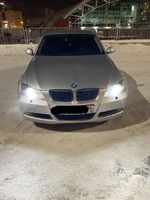 Продажа автомобиля 2005 года с бензиновым двигателем 2.0