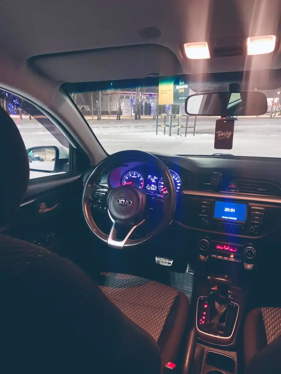 Продам автомобиль Kia Rio IV поколения 2017 года