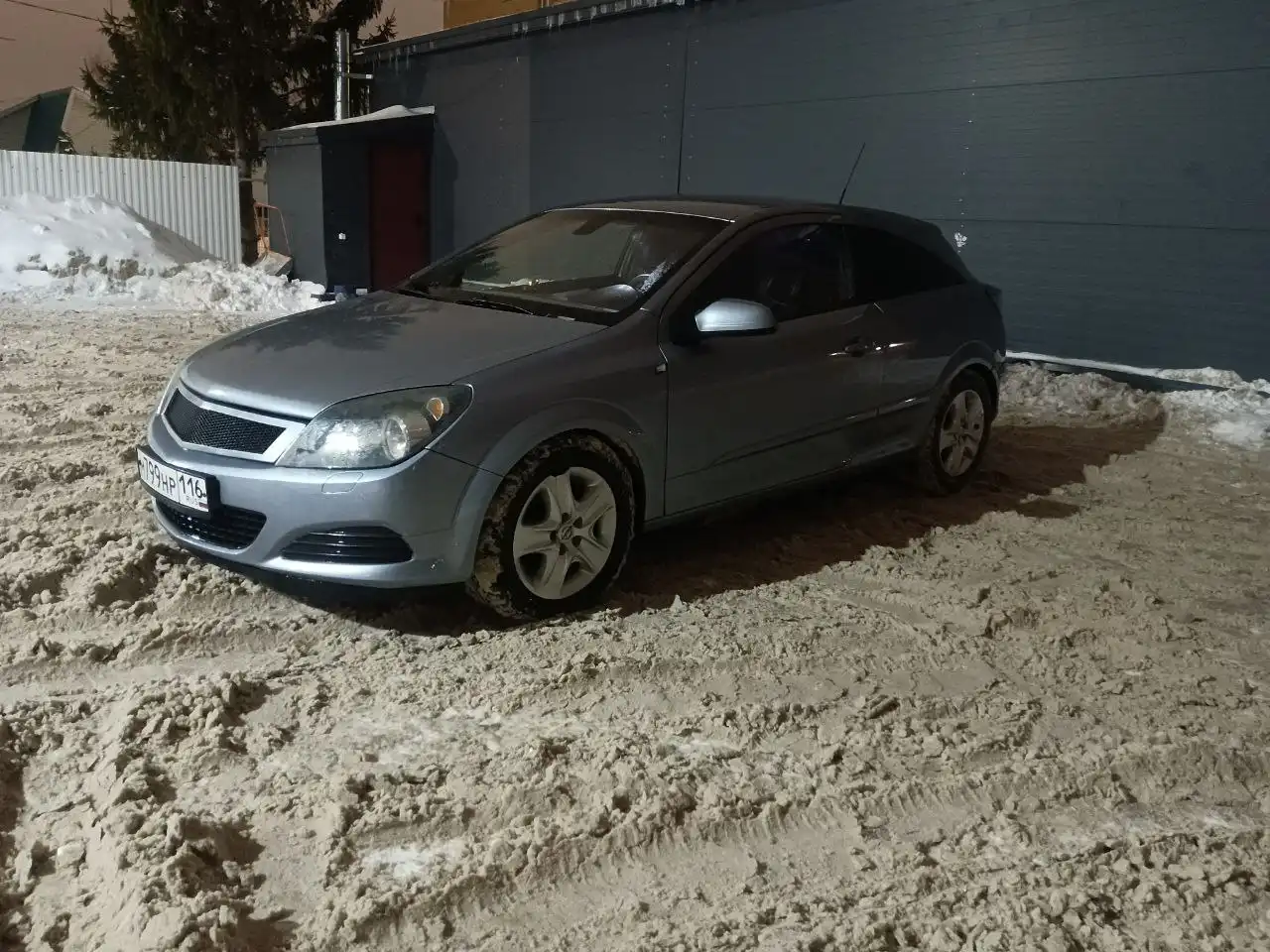 Автомобиль 2008 года