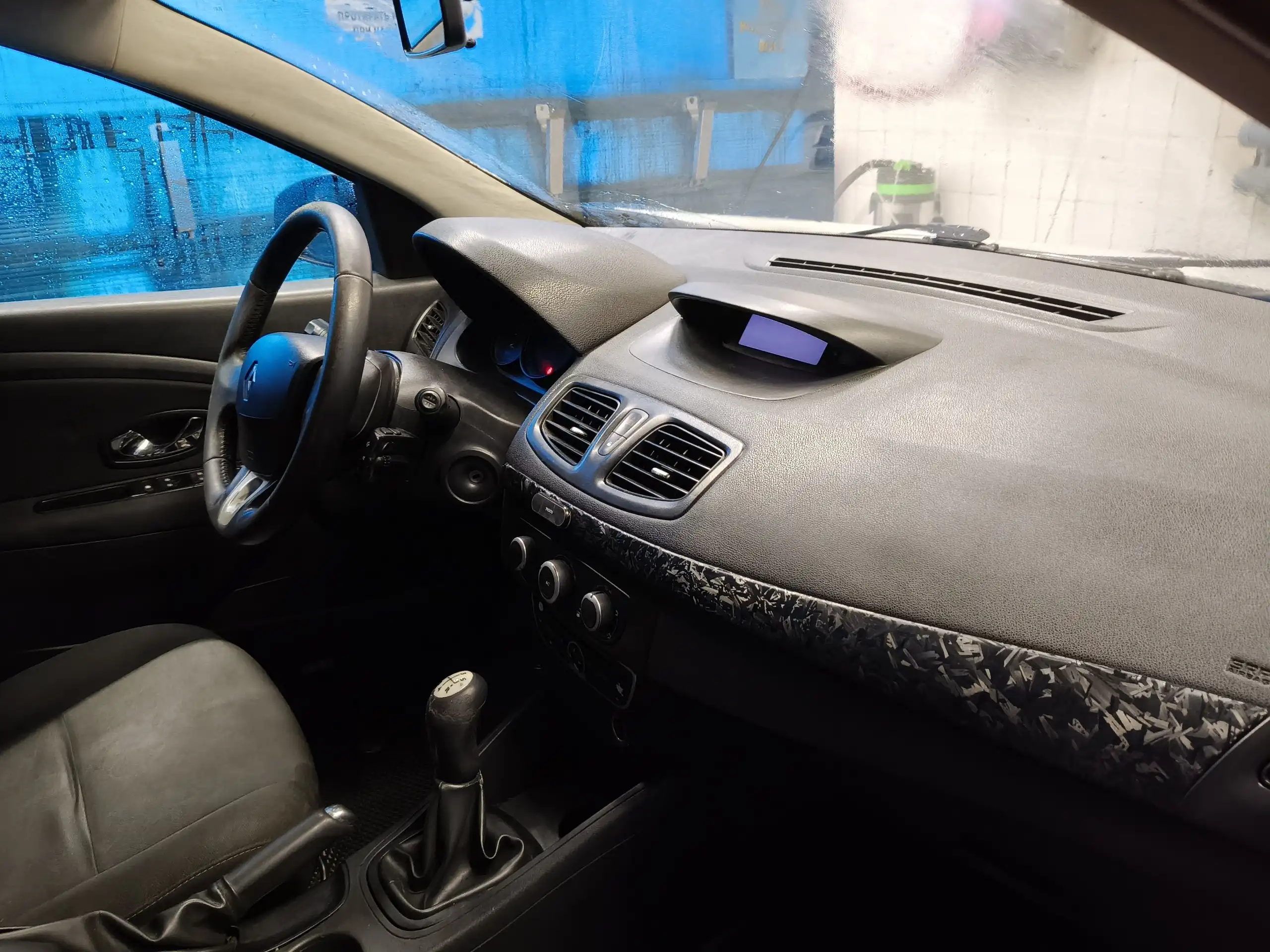 Renault Fluence 2012 г. в отличном состоянии с зимней резиной - Легковые автомобили (Авто) в Казань