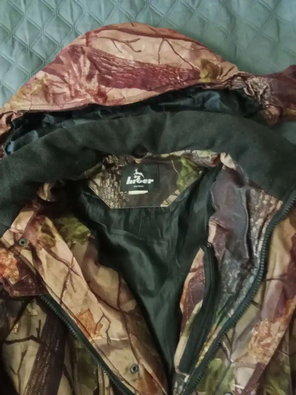 Камуфляжный зимний костюм для рыбалки и охоты